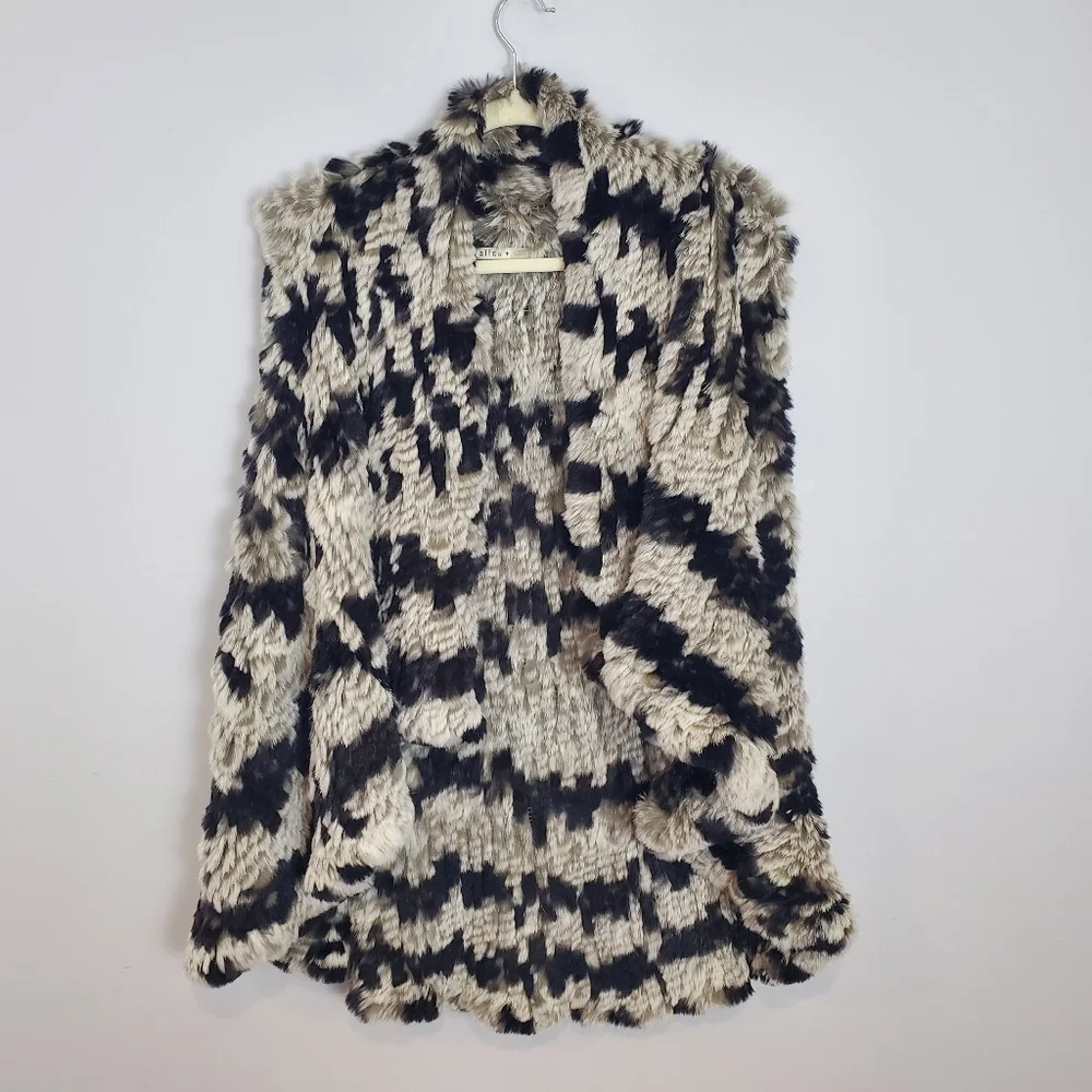 Alice + Olivia India Real Rabbit Fur Cascade Vest in Grey & Black Size Medium